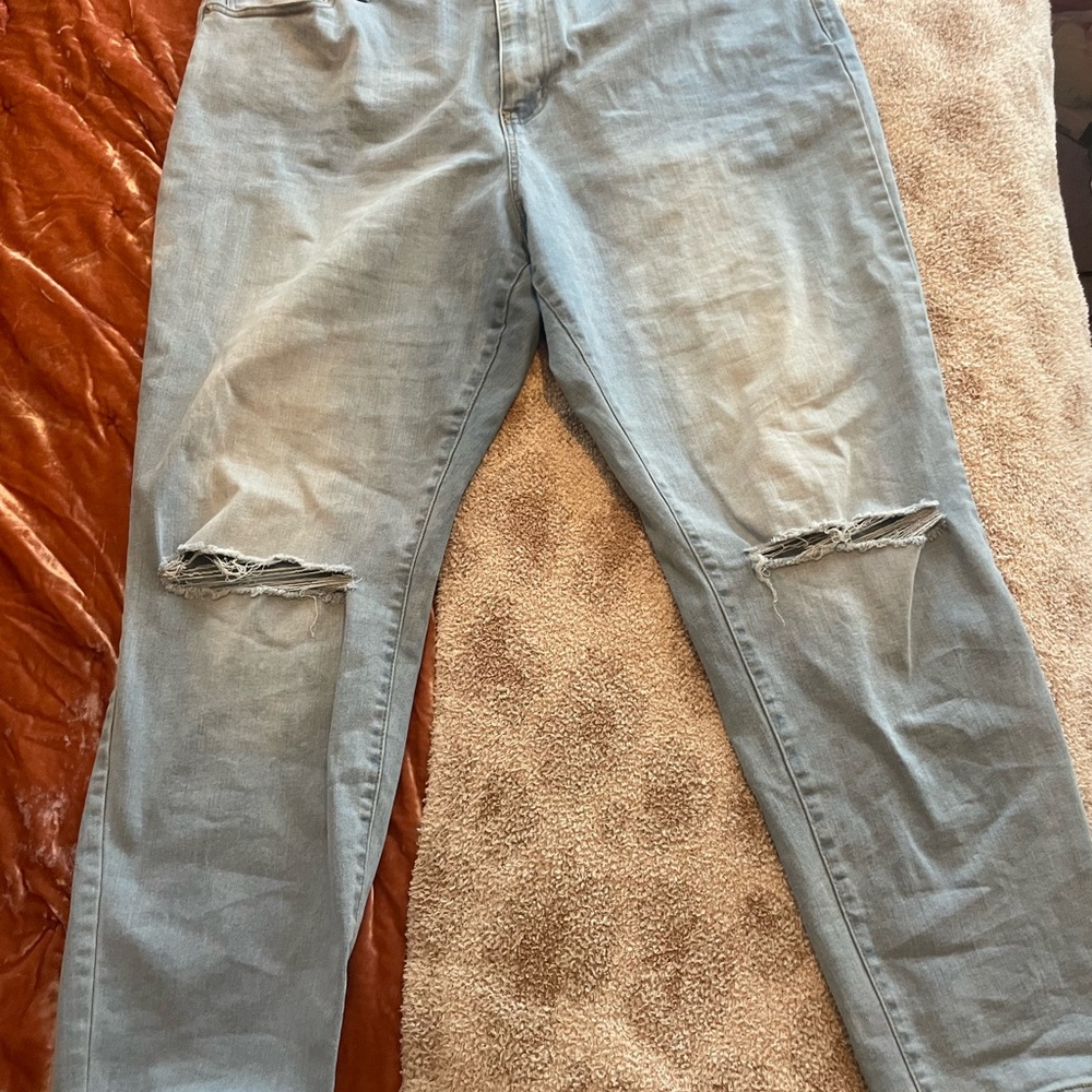 Forever 21 Women’s Light Blue Distressed Jeans